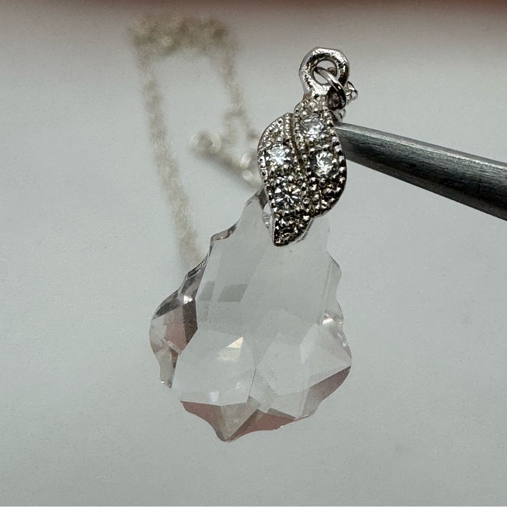 Sterling Silver Made With Swarovski Crystal Pendant Necklace 18” Elegant Dangle
